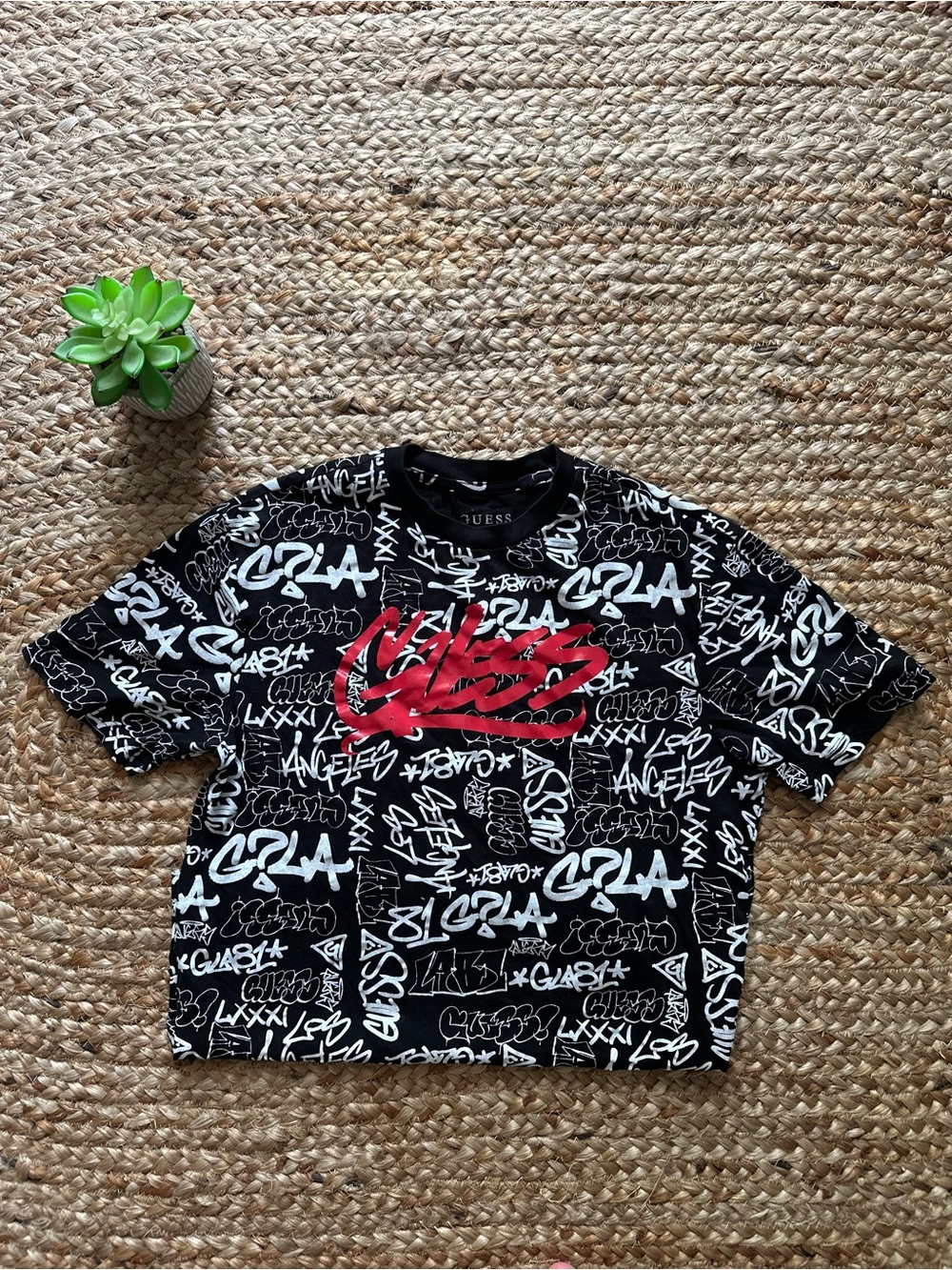 GUESS CROP TOP